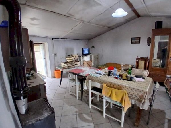 casale in vendita a Corio in zona Colle Secchie