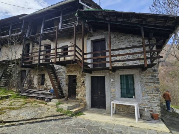 casa indipendente in vendita a Corio in zona Sant'Antonio