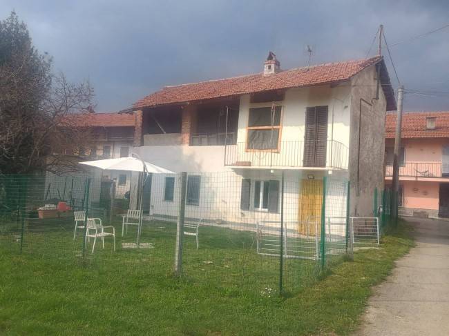 casa indipendente in vendita a Corio in zona Benne