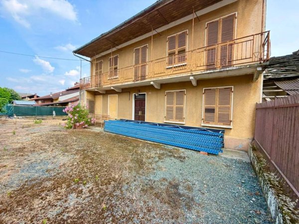 casa indipendente in vendita a Corio in zona Benne