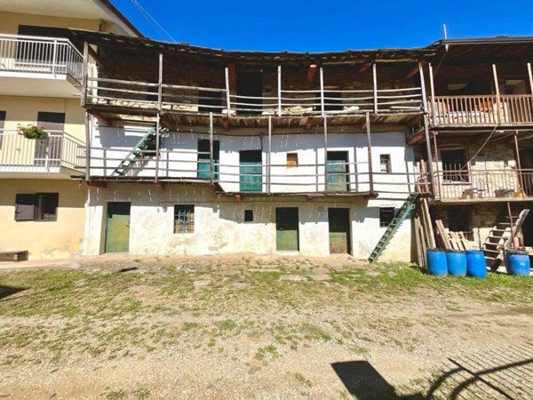 casale in vendita a Corio in zona Cudine