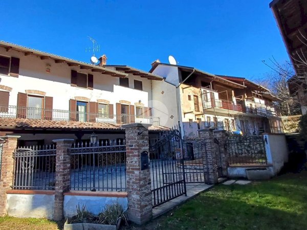 casa semindipendente in vendita a Cossano Canavese