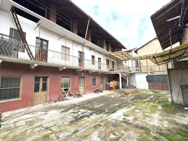 casa indipendente in vendita a Cossano Canavese