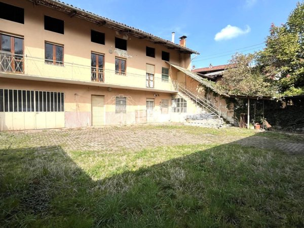 casa indipendente in vendita a Cossano Canavese in zona Avetta