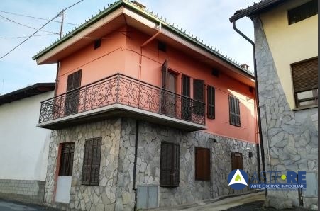 casa indipendente in vendita a Cuceglio