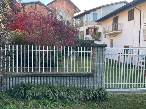 casa indipendente in vendita a Cuceglio