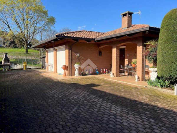 casa indipendente in vendita a Cuceglio