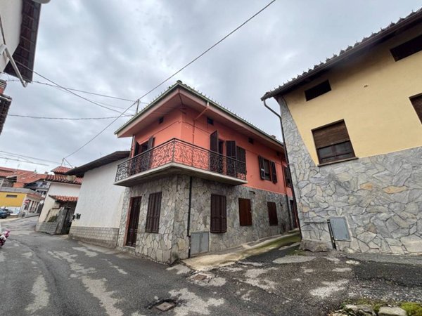 casa indipendente in vendita a Cuceglio