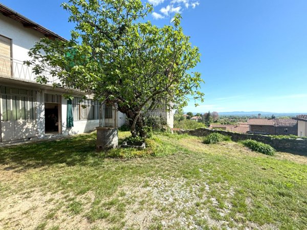 casa indipendente in vendita a Cuceglio