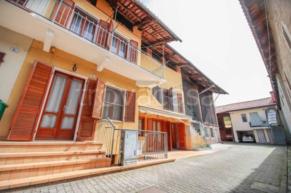 casa indipendente in vendita a Cuceglio