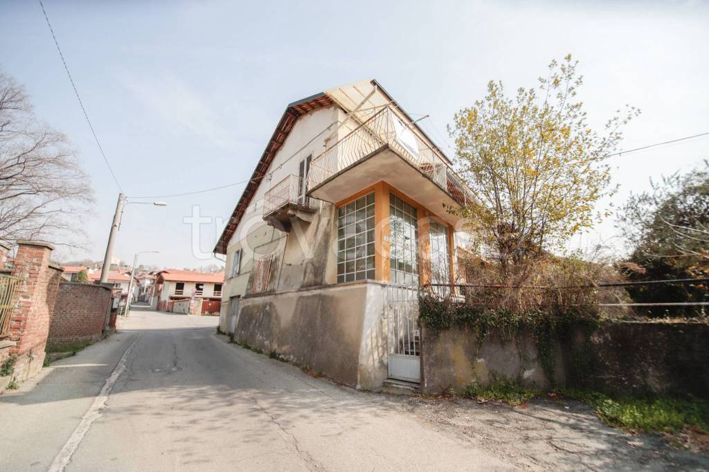 casa indipendente in vendita a Cuceglio