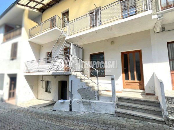 casa indipendente in vendita a Cuceglio
