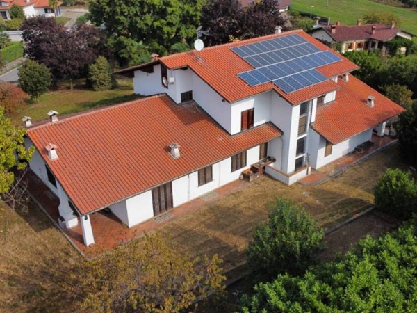 casa indipendente in vendita a Cuceglio