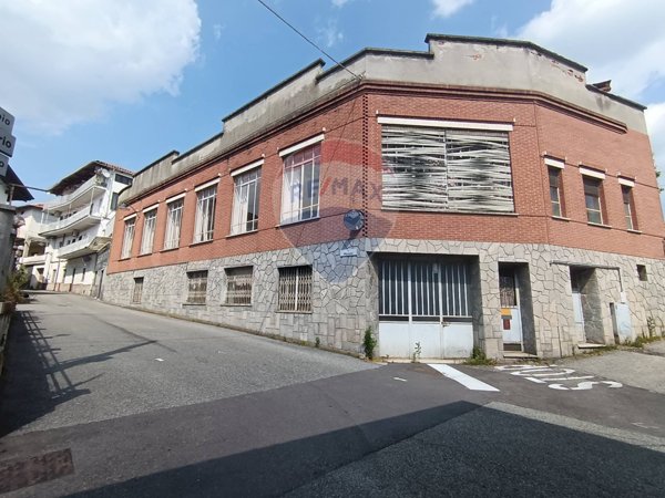 locale commerciale in vendita a Cuceglio