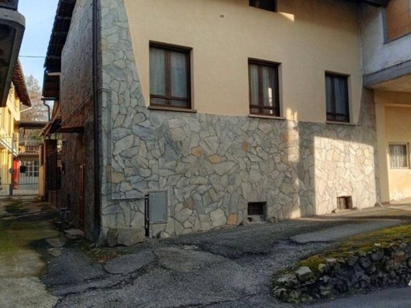 casa indipendente in vendita a Cuceglio