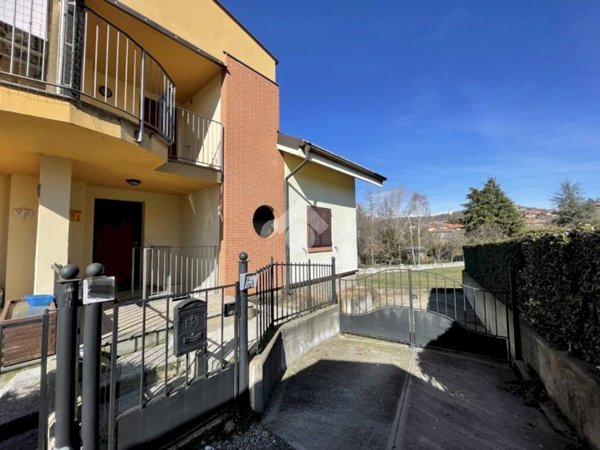 casa indipendente in vendita a Cuceglio