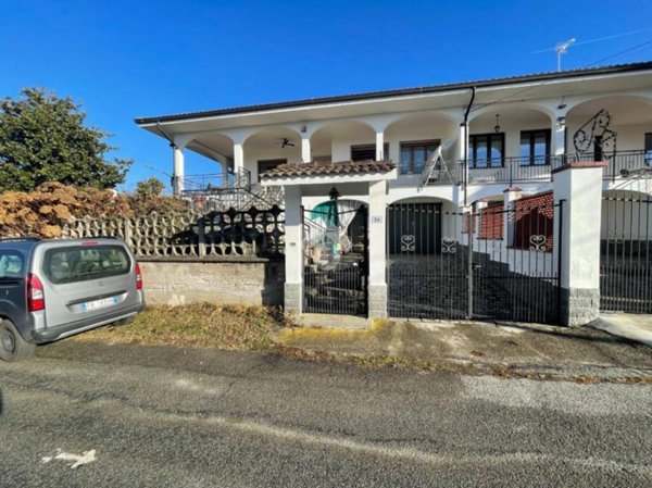 casa indipendente in vendita a Cuceglio in zona Cascine Cuffia