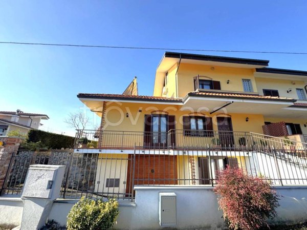 casa indipendente in vendita a Cuceglio
