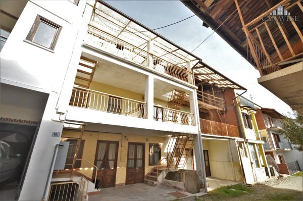 casa indipendente in vendita a Cuceglio in zona Cascine Cuffia