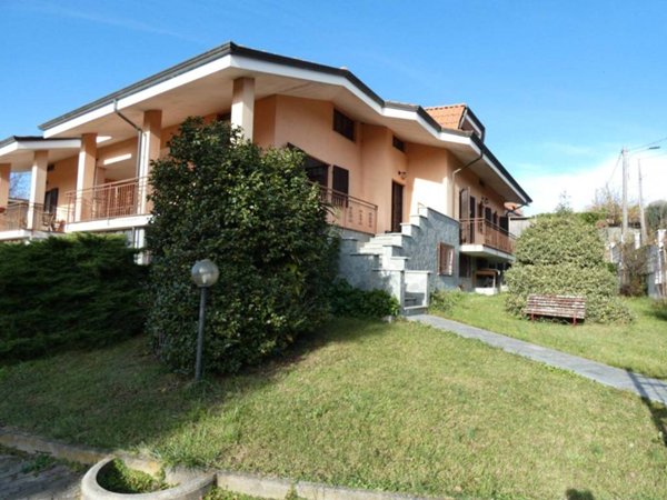 casa indipendente in vendita a Cuceglio in zona Cascine Cuffia