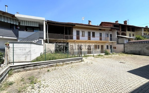 casale in vendita a Cuceglio in zona Cascine Cuffia