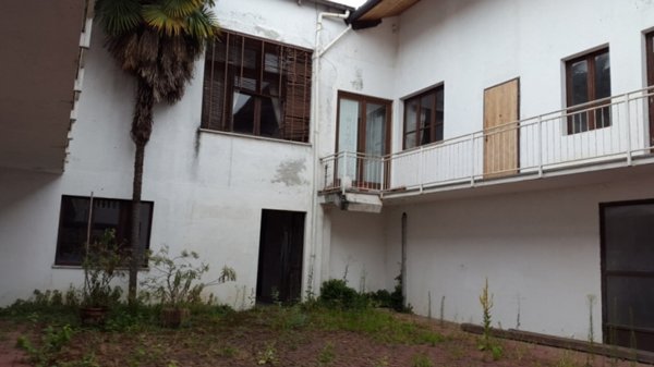 negozio in vendita a Cuceglio in zona Cascine Cuffia