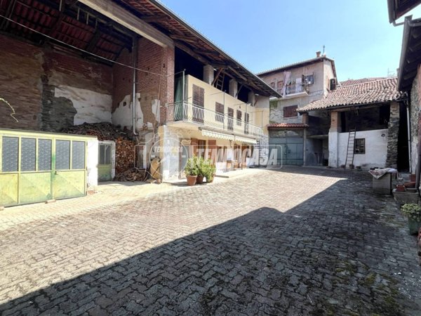 casa indipendente in vendita a Cuceglio in zona Cascine Cuffia