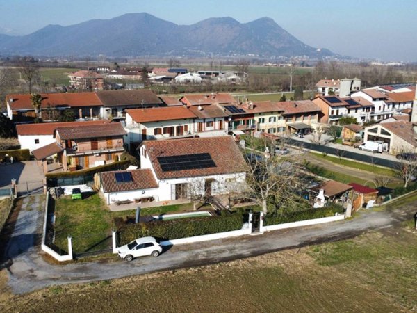 casa indipendente in vendita a Cumiana