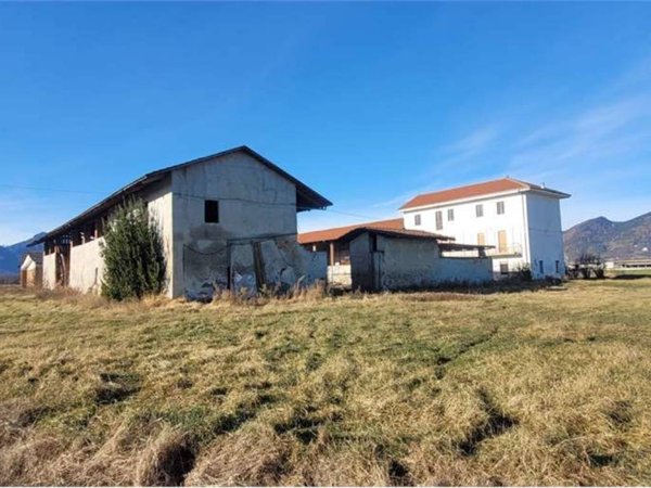 casale in vendita a Cumiana