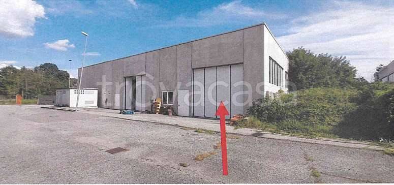 locale commerciale in vendita a Cumiana