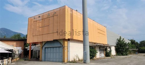 capannone in vendita a Cumiana