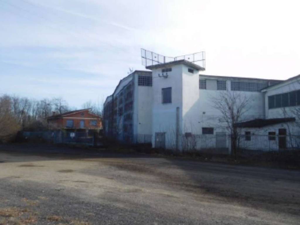 capannone in vendita a Cumiana