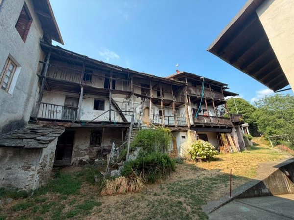 casale in vendita a Cumiana
