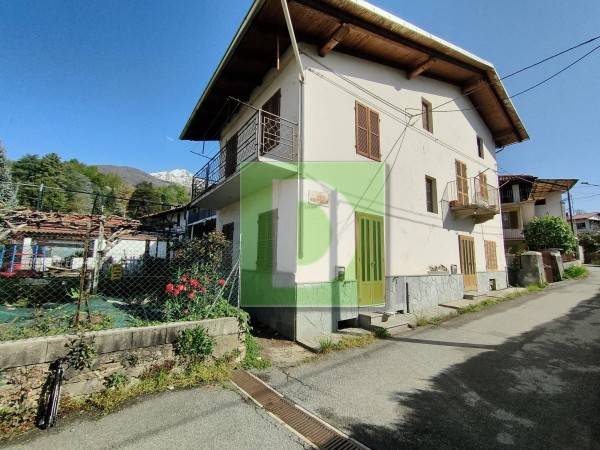 casa indipendente in vendita a Cuorgnè in zona Priacco