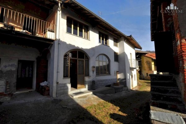 casa indipendente in vendita a Cuorgnè in zona Salto