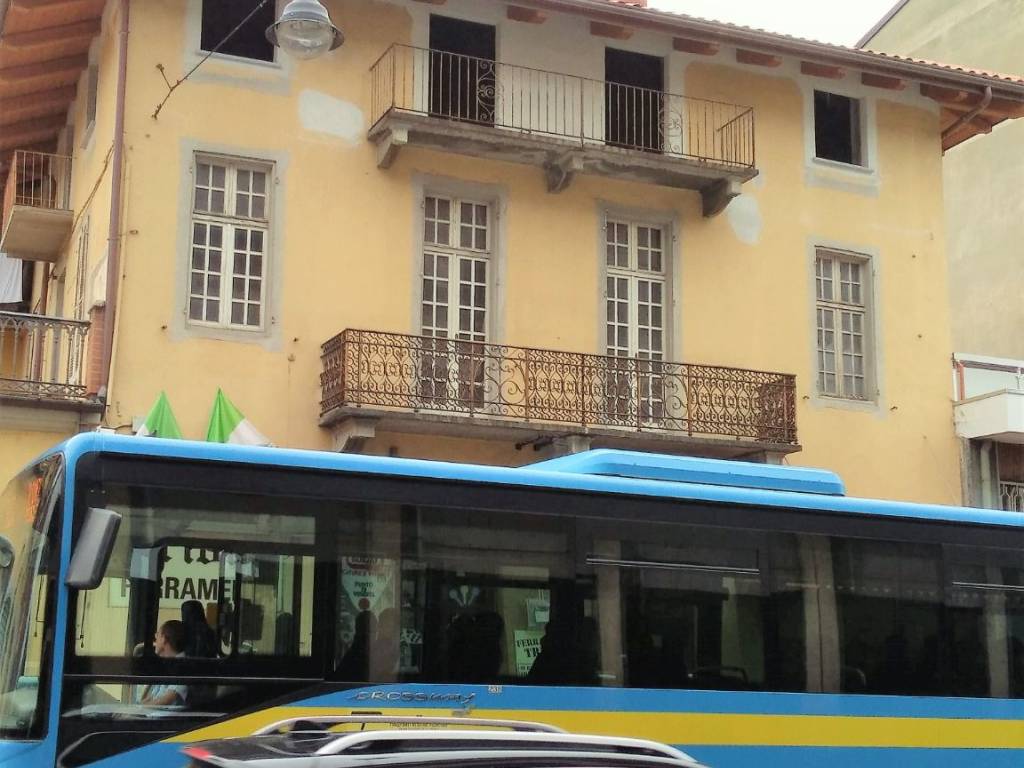 intera palazzina in vendita a Cuorgnè