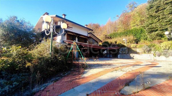 casa indipendente in vendita a Cuorgnè