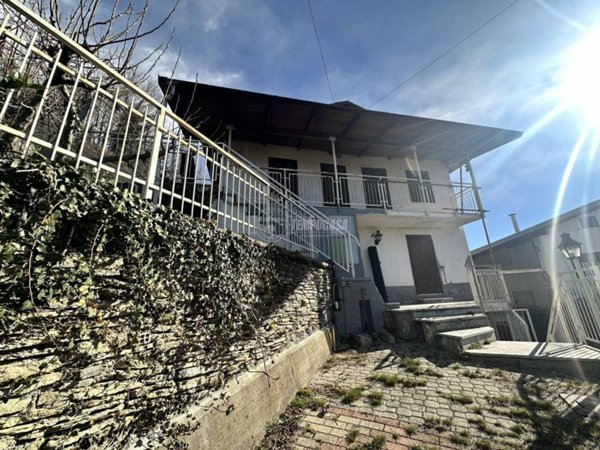 casa indipendente in vendita a Cuorgnè