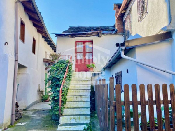 casa semindipendente in vendita a Cuorgnè
