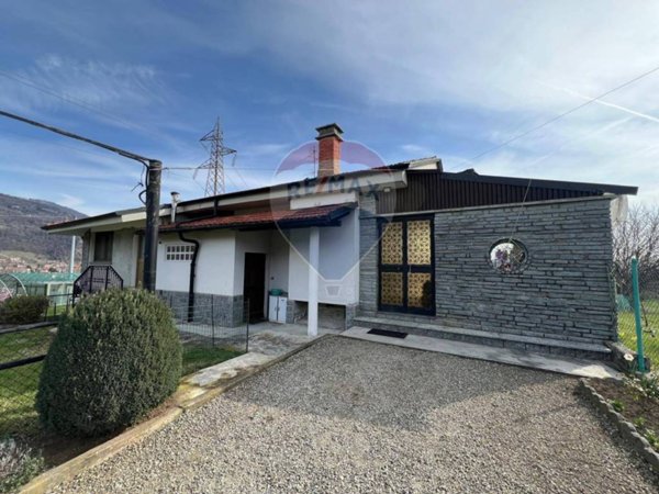 casa indipendente in vendita a Cuorgnè