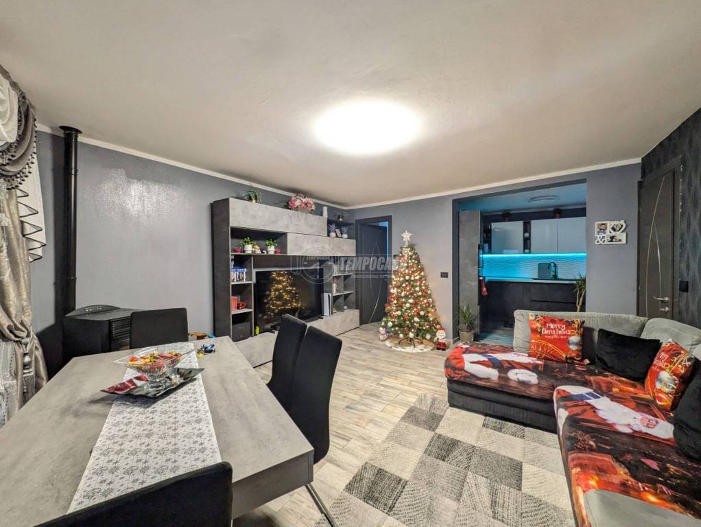 casa indipendente in vendita a Cuorgnè