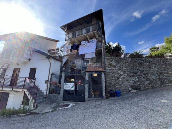 casa indipendente in vendita a Cuorgnè in zona Priacco