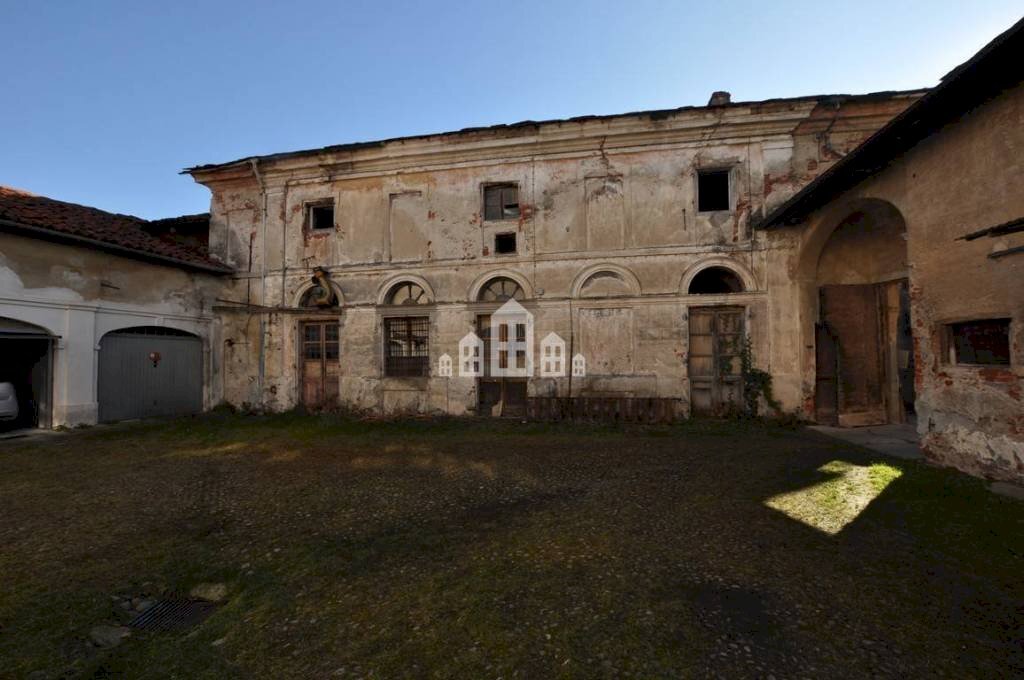 casa semindipendente in vendita a Cuorgnè