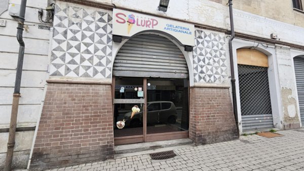 negozio in vendita a Cuorgnè