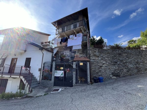 casa indipendente in vendita a Cuorgnè in zona Priacco