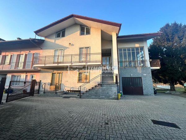 casa indipendente in vendita a Cuorgnè