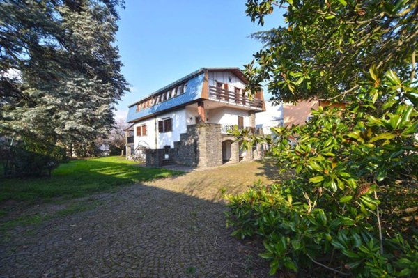 casa indipendente in vendita a Cuorgnè