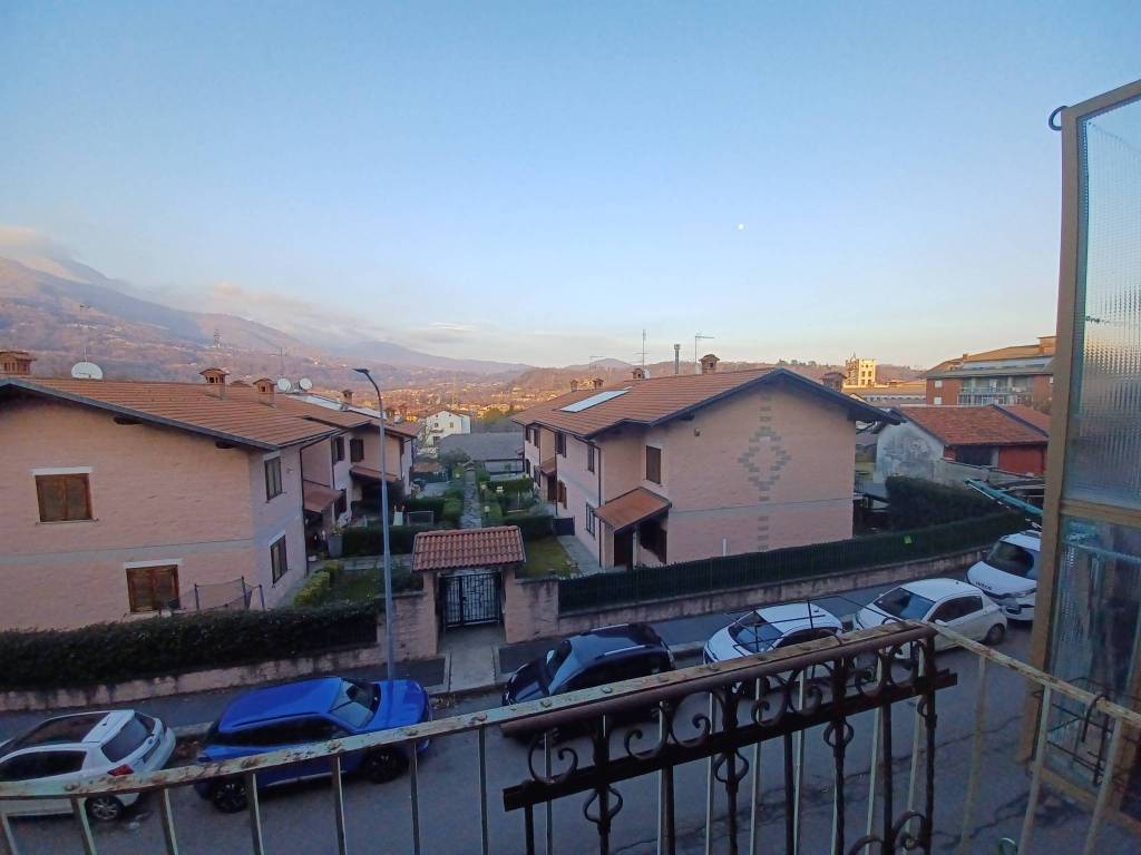 casa indipendente in vendita a Cuorgnè