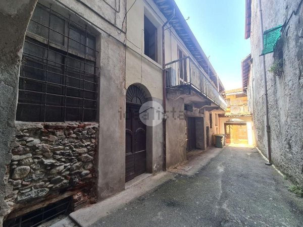 casa semindipendente in vendita a Cuorgnè