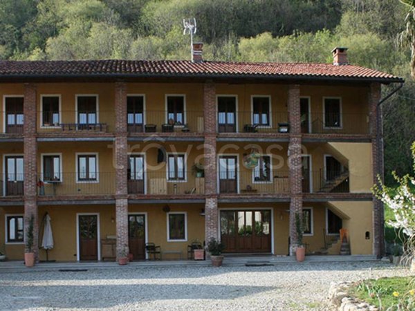 casa indipendente in vendita a Cuorgnè